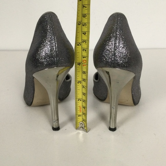 GUESS Pointed Toe Sparkly 4” Heels, Size 7.5 - Picture 10 of 12